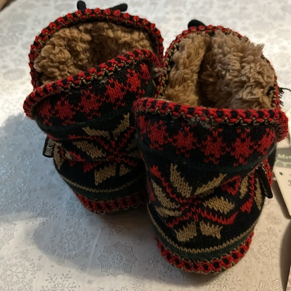 NWT MukLuk slippers - Picture 5 of 9